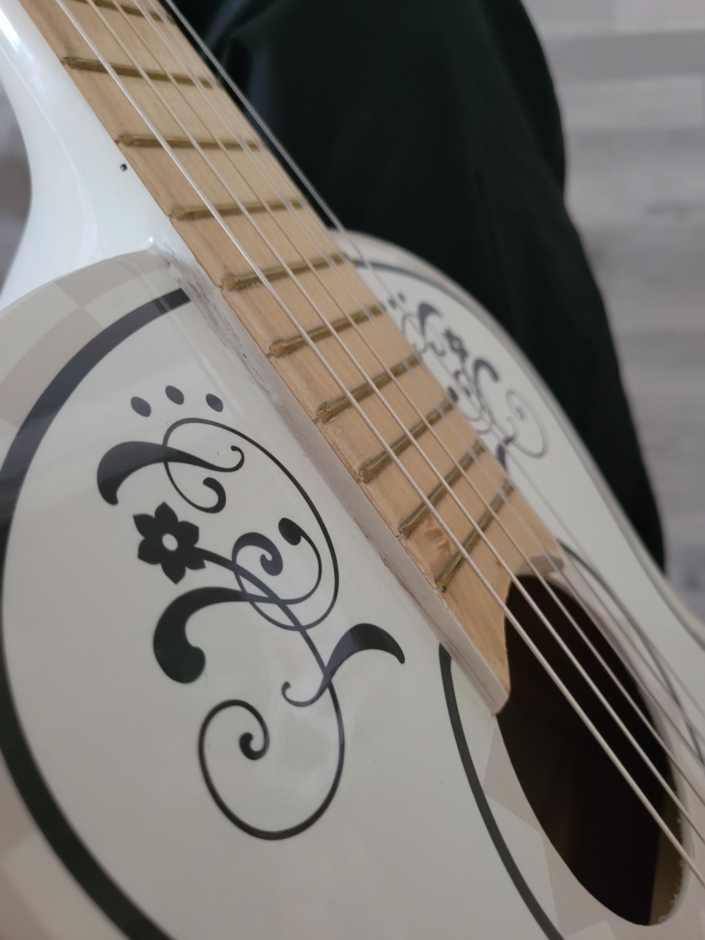 With (6)Strings Attached